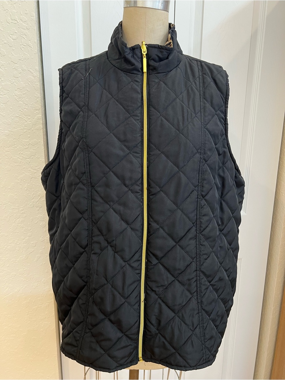 Quilted reversible Sleeveless Zip Vest - Black with Yellow Tri